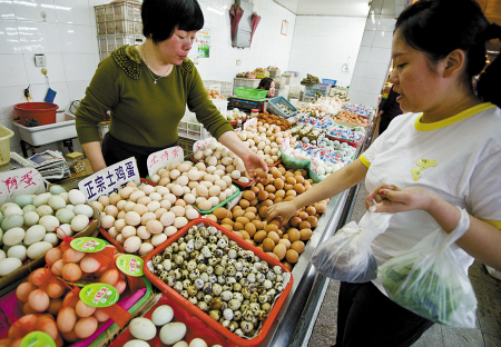 昨天立夏 宁波人有吃蛋习俗 鸡蛋销量大幅回升-李大妈,茶叶蛋,批发市场,沃尔玛,注意到-中国宁波网-新闻中心