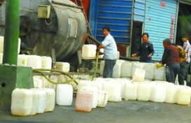 地沟油变色拉油流向京津冀超市 国内仍无法检测